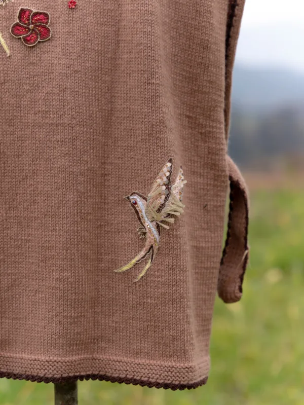 Sleeveless Handcrafted Bird Design Sweater