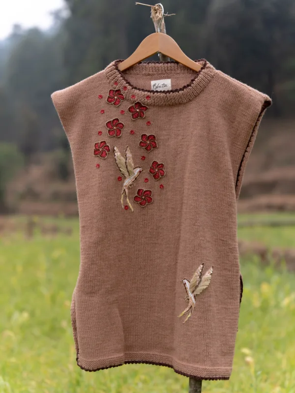 Sleeveless Handcrafted Red Flower and Bird Design Sweater